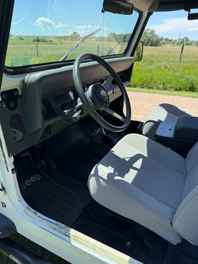 Jeep-wrangler-yj-1989-white-13