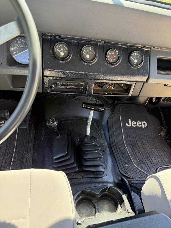 Jeep-wrangler-yj-1989-white-15