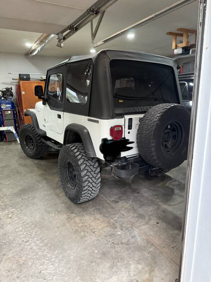 Jeep-wrangler-yj-1989-white-3