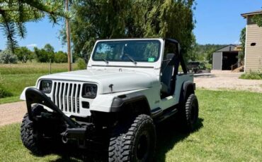 Jeep-wrangler-yj-1989-white-4