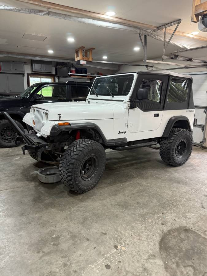 Jeep-wrangler-yj-1989-white-7