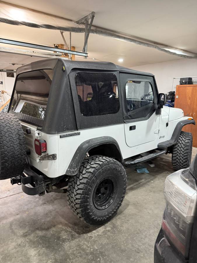 Jeep-wrangler-yj-1989-white-8