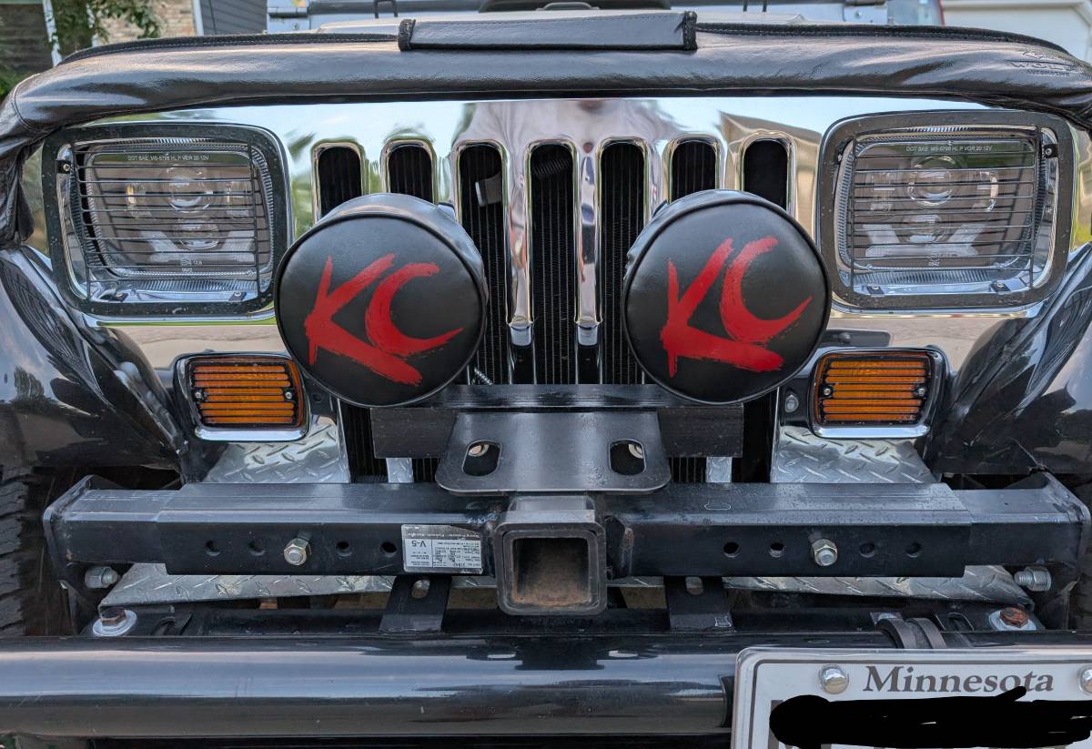 Jeep-wrangler-yj-1991-grey-3