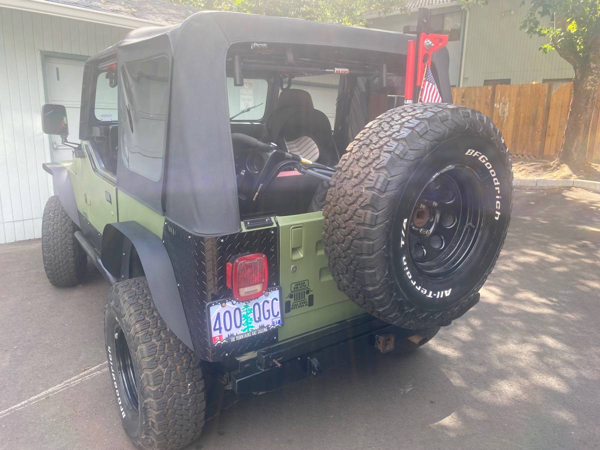 Jeep-wrangler-yj-1992-green-3