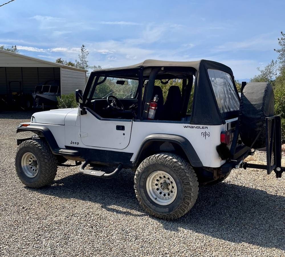 Jeep-wrangler-yj-1992-white-1