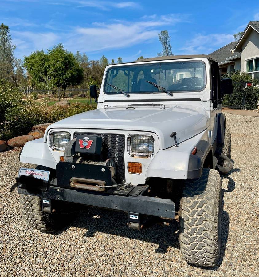 Jeep-wrangler-yj-1992-white-2