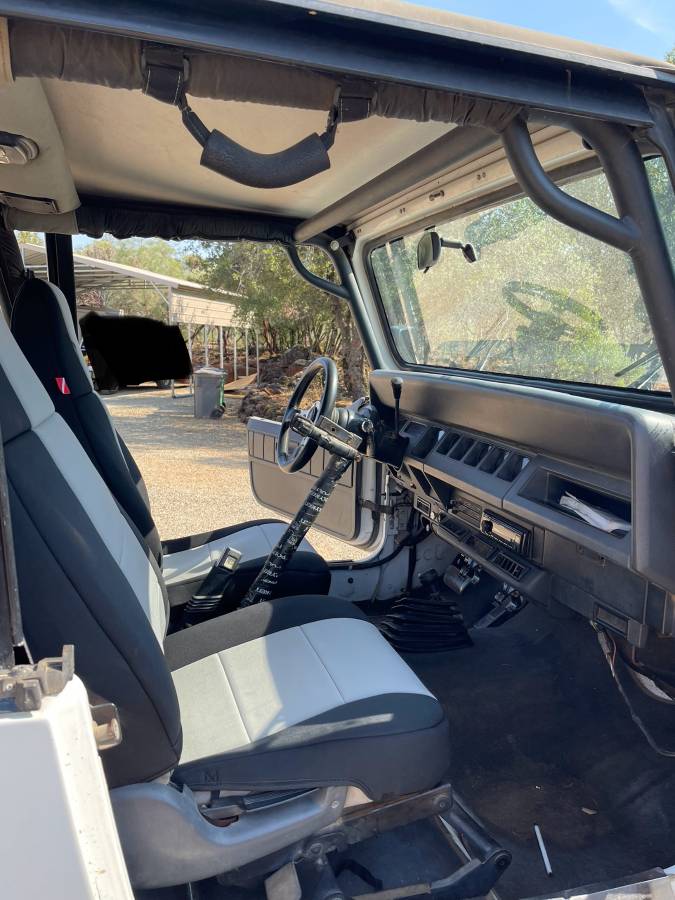 Jeep-wrangler-yj-1992-white-7