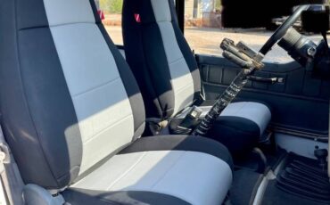 Jeep-wrangler-yj-1992-white-9
