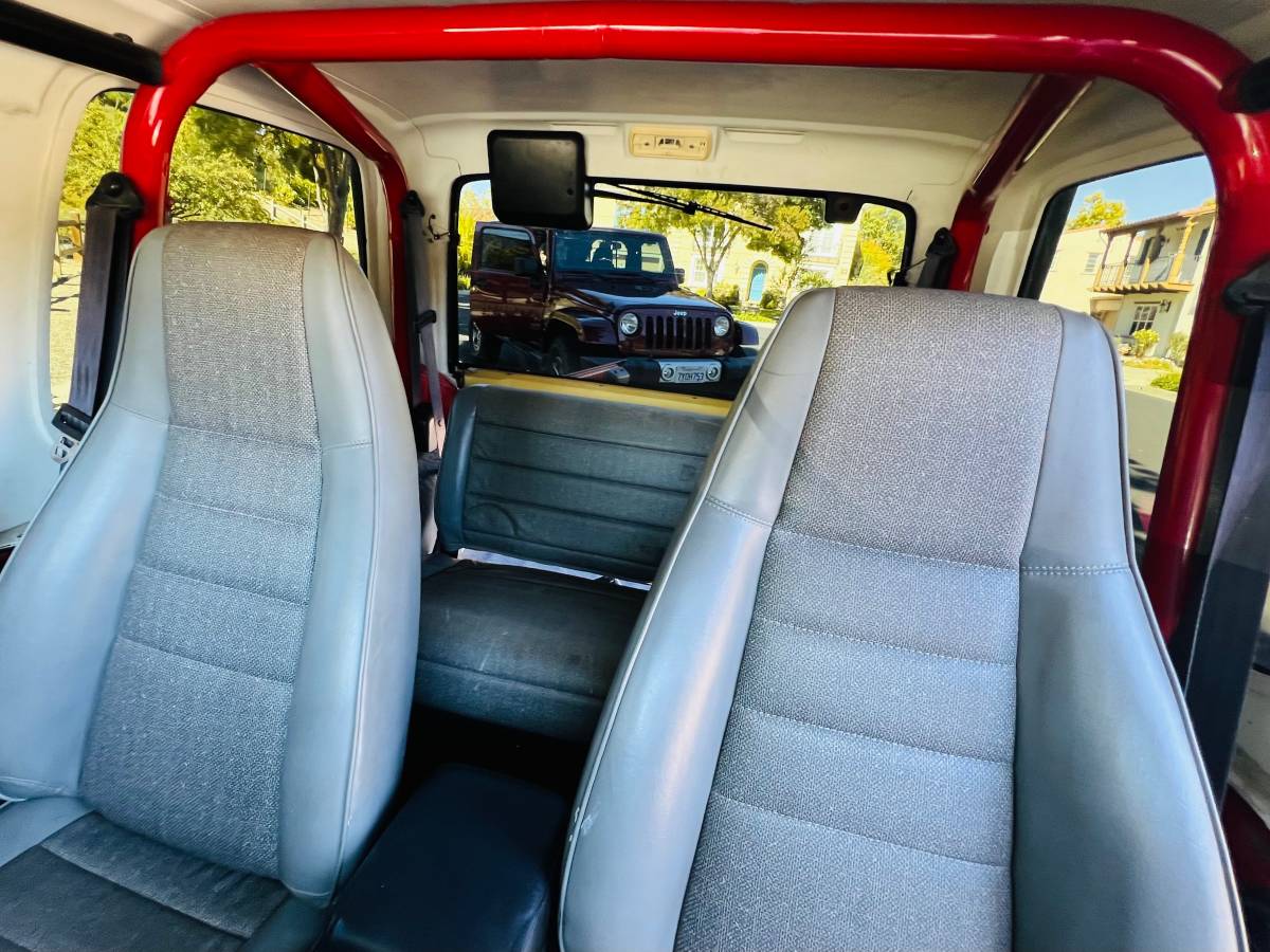 Jeep-wrangler-yj-1995-red-11