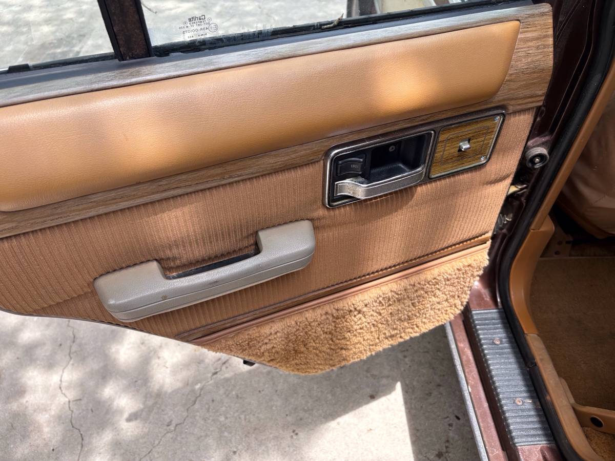 Jeep-xj-1985-brown-10