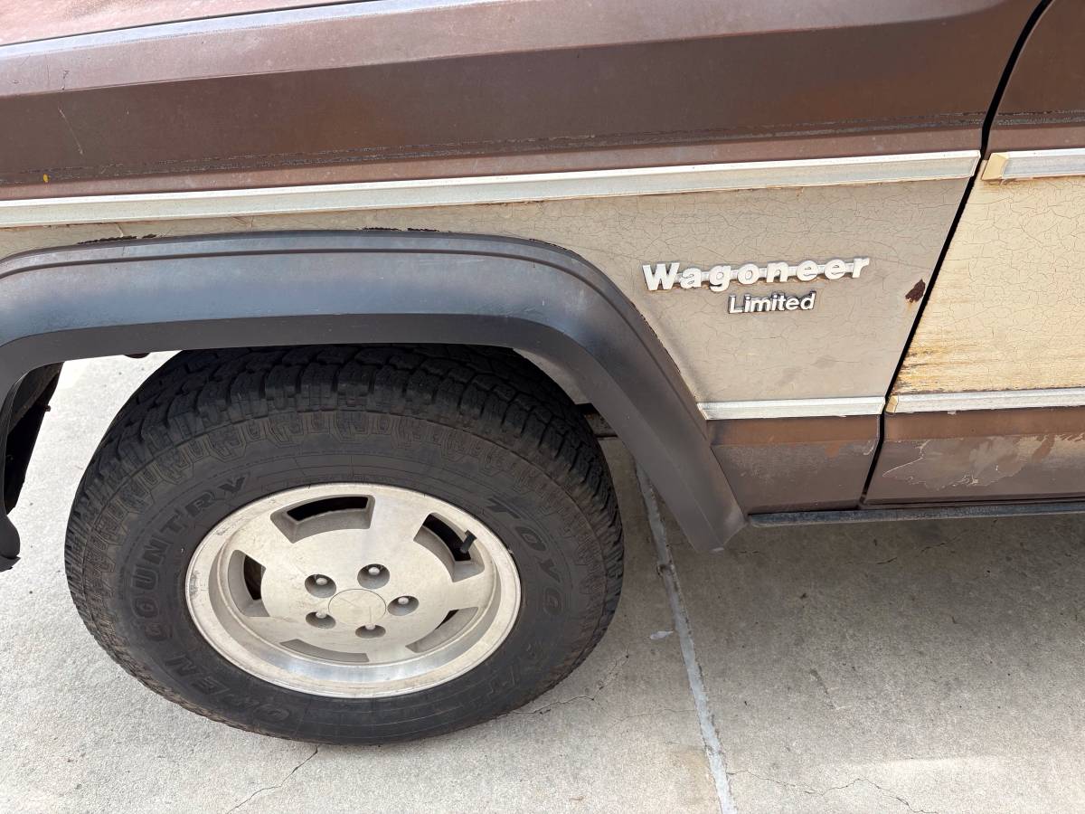 Jeep-xj-1985-brown-12