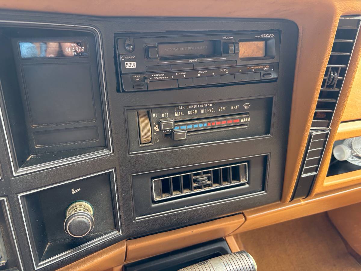 Jeep-xj-1985-brown-13