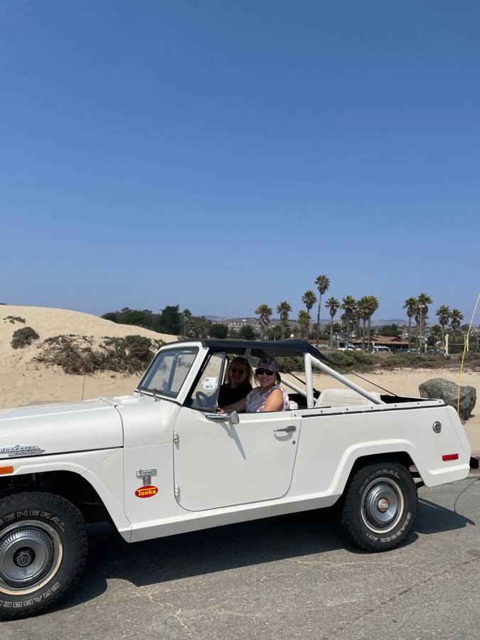 Jeepster-commando-4wd-1970-white-1