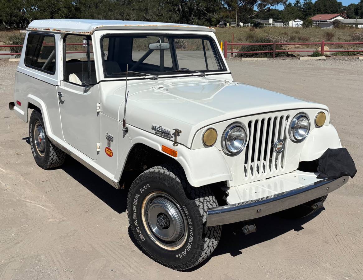 Jeepster-commando-4wd-1970-white-5