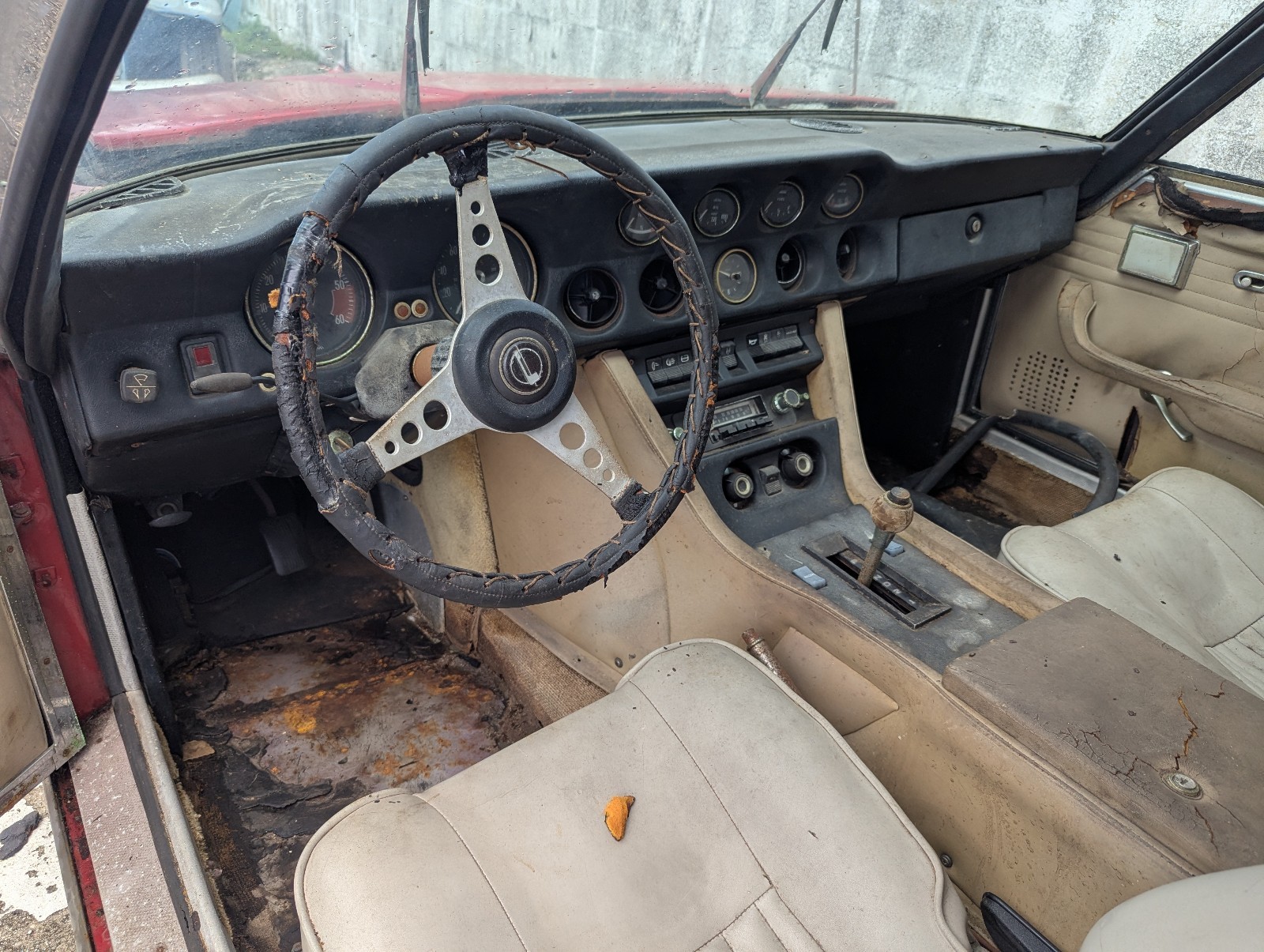 Jensen-Interceptor-Coupe-1971-11