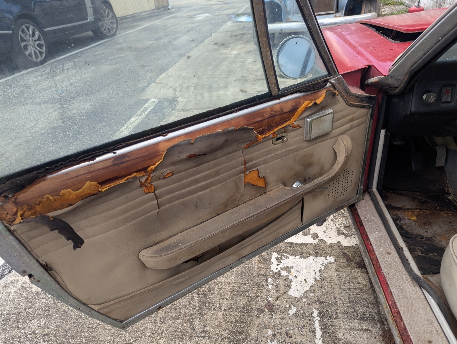 Jensen-Interceptor-Coupe-1971-13