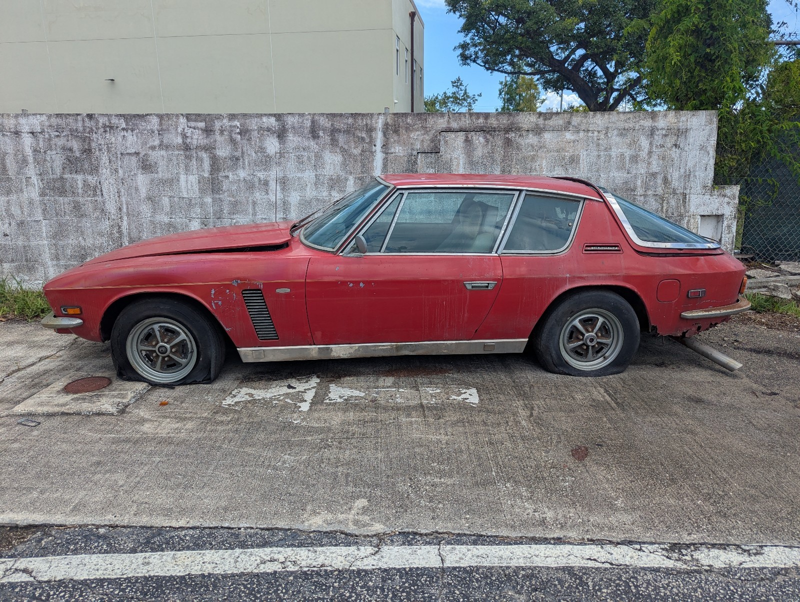 Jensen-Interceptor-Coupe-1971-4
