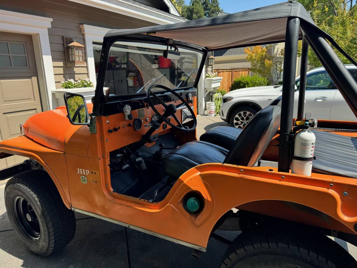 Kaiser-jeep-cj5-1969-orange-3