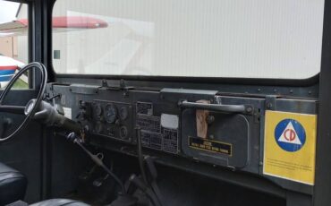 Kaiser-jeep-m725-1969-green-3