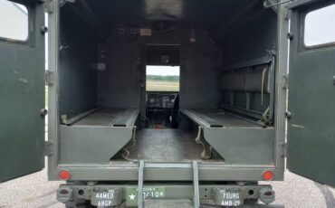 Kaiser-jeep-m725-1969-green-5