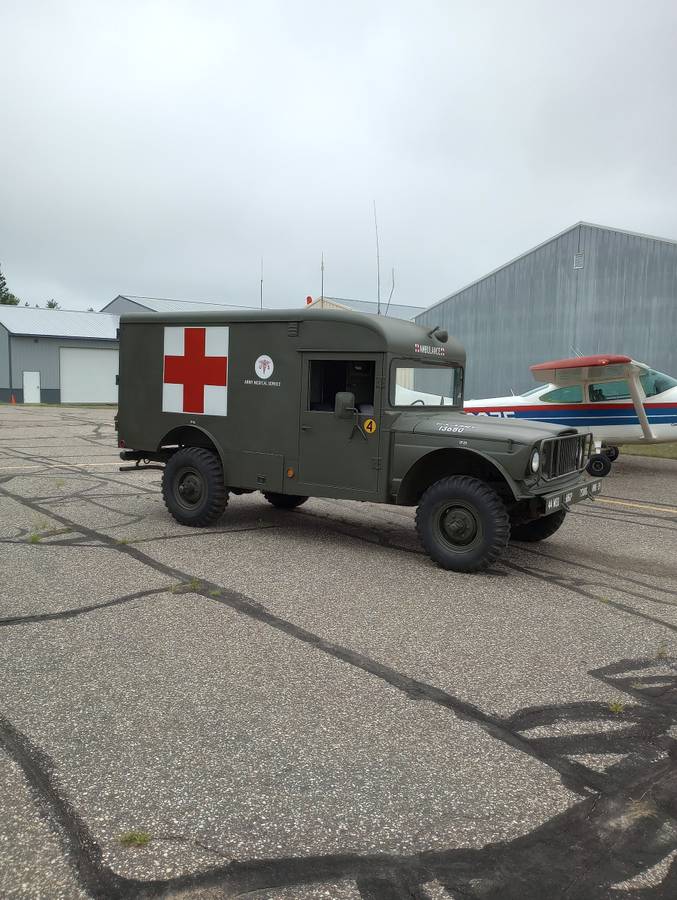 Kaiser-jeep-m725-1969-green-8