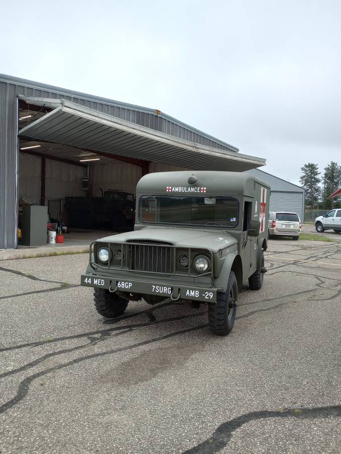 Kaiser-jeep-m725-1969-green