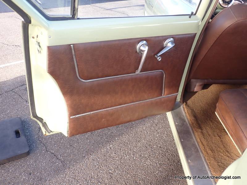 Kaiser-traveler-1953-green-10
