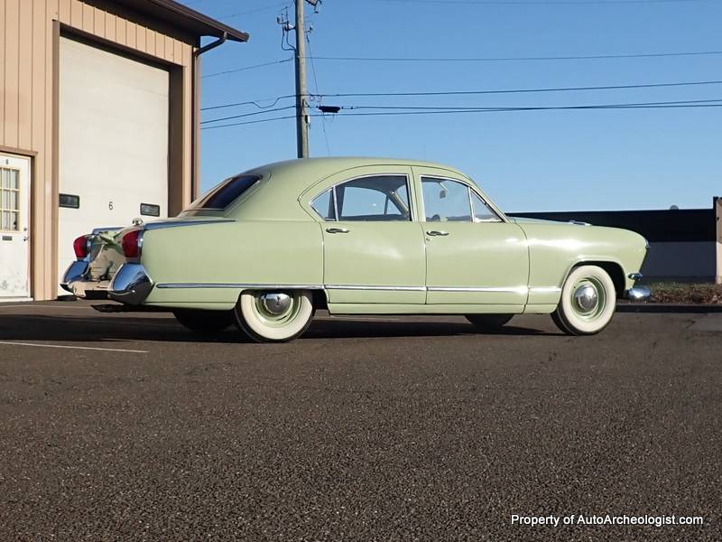 Kaiser-traveler-1953-green-17