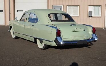 Kaiser-traveler-1953-green-2