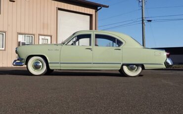 Kaiser-traveler-1953-green
