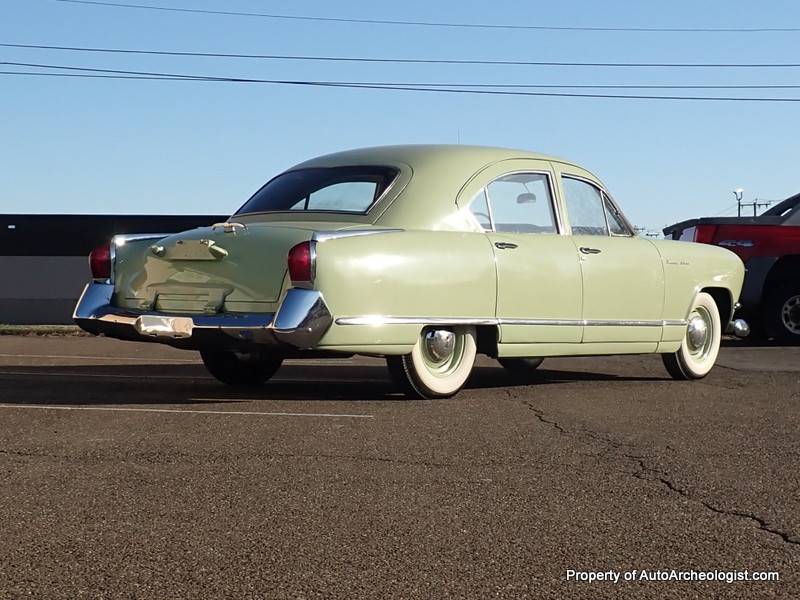 Kaiser-traveler-1953-green-5