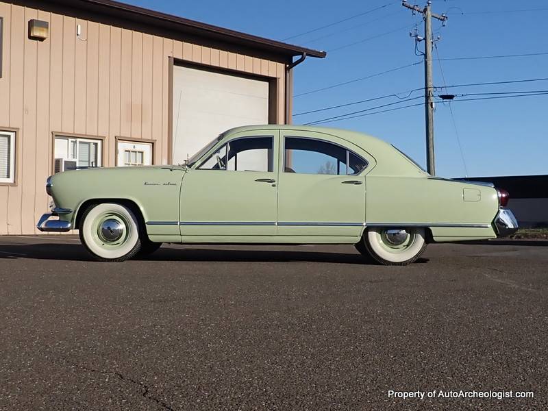 Kaiser-traveler-1953-green