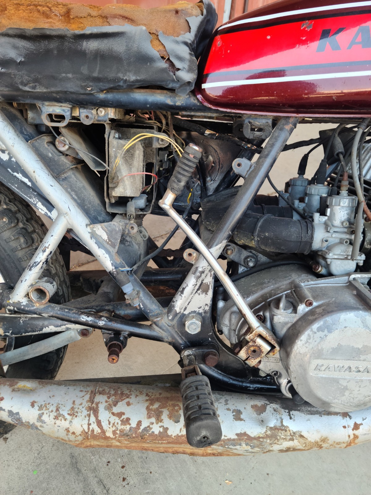 Kawasaki-H2-750-Mach-IV-Triple-1975-7