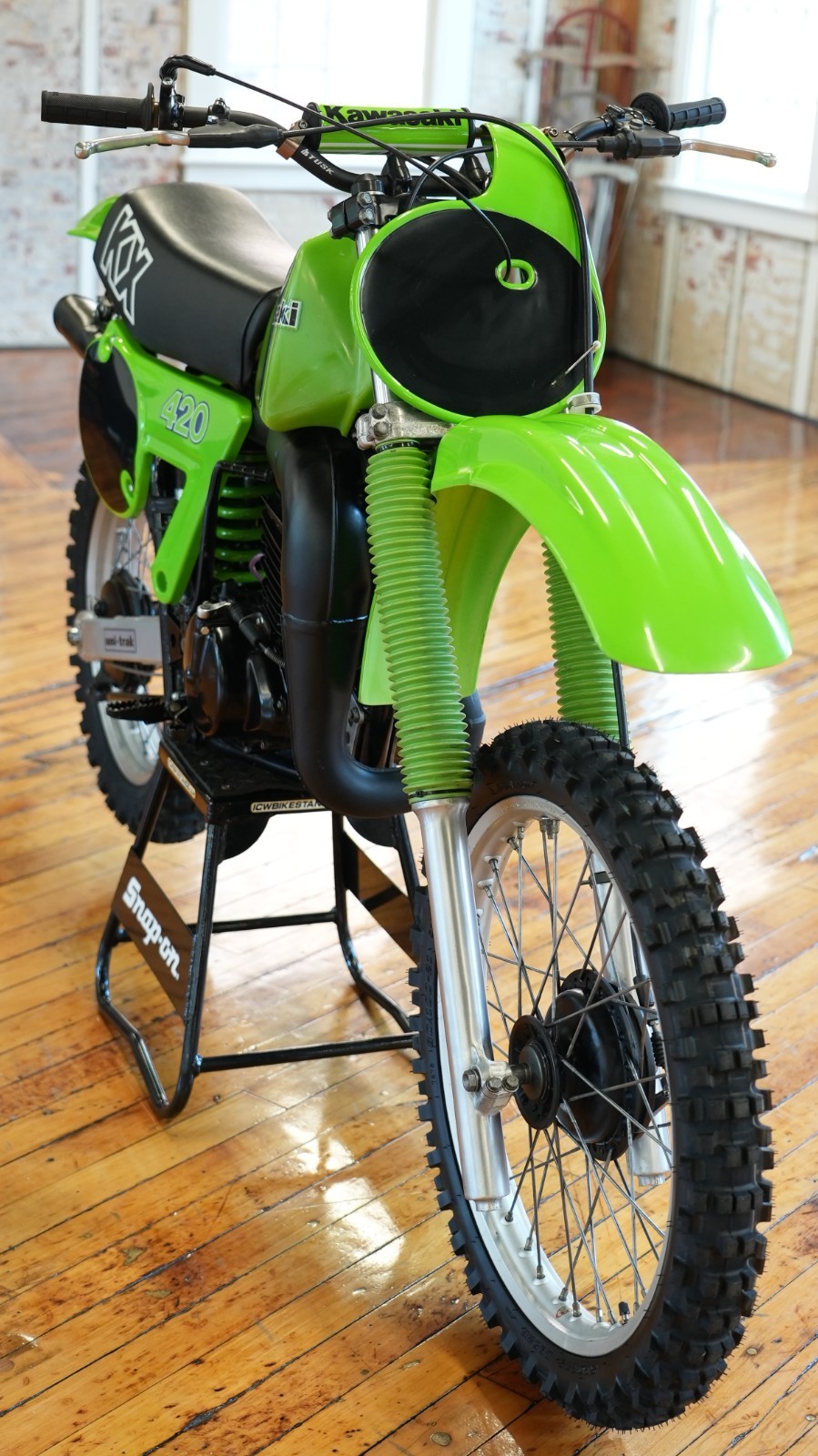Kawasaki-KX-1980-9