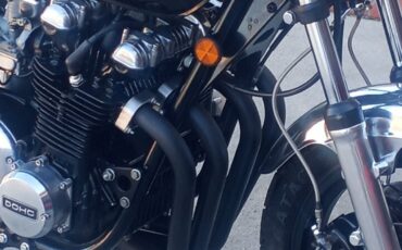 Kawasaki-KZ-900-ltd-1976-1