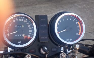 Kawasaki-KZ-900-ltd-1976-2