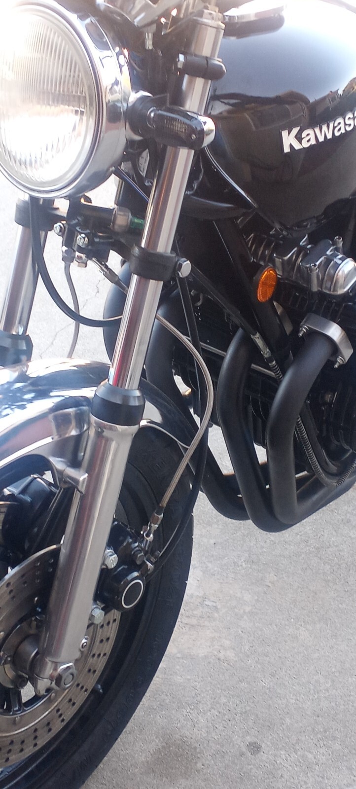 Kawasaki-KZ-900-ltd-1976-3