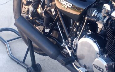 Kawasaki-KZ-900-ltd-1976-5