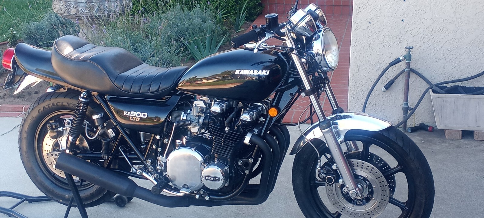 Kawasaki-KZ-900-ltd-1976