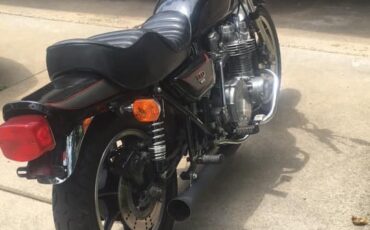 Kawasaki-KZ1000-LTD-1980-1