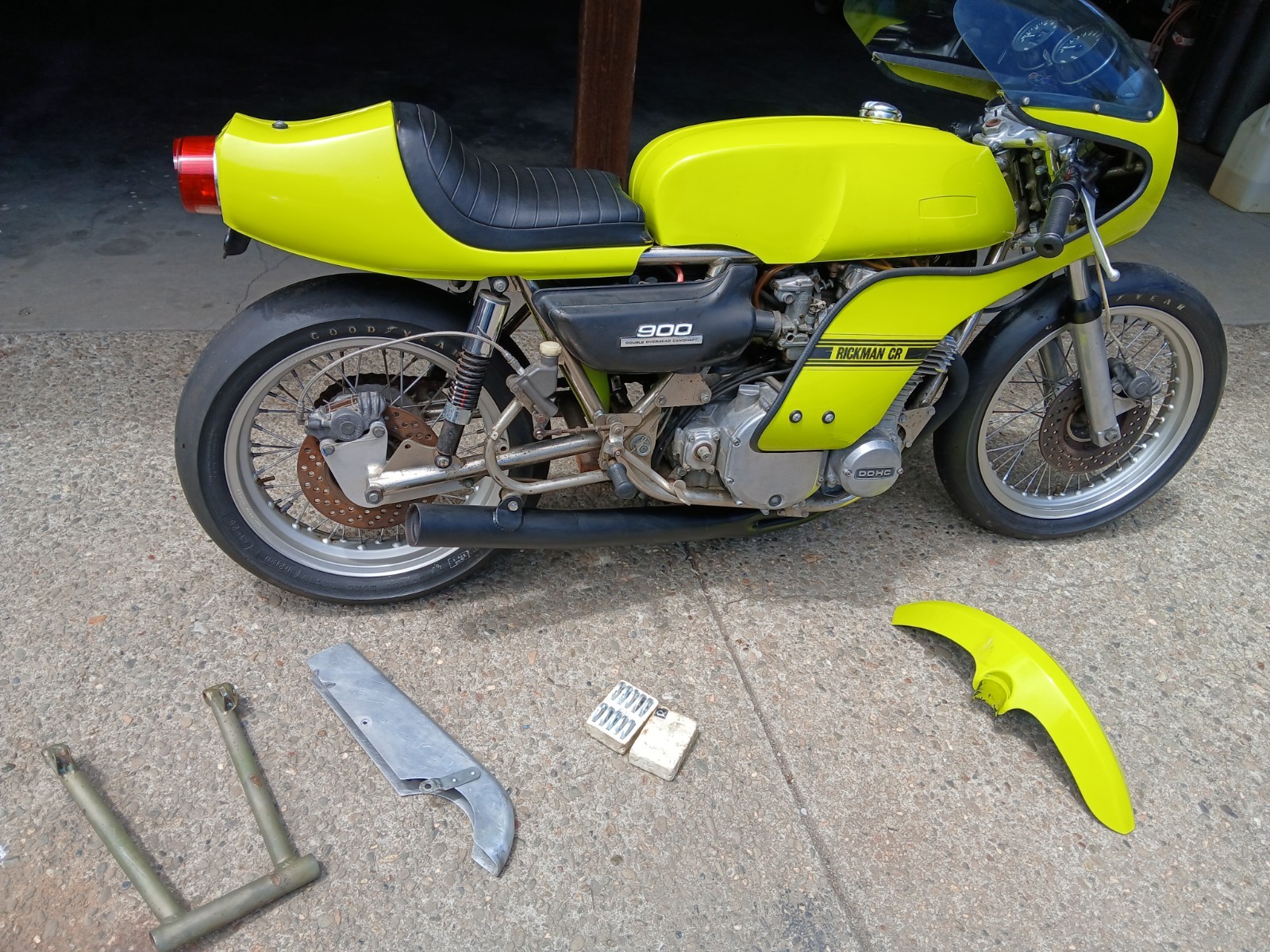 Kawasaki-Z1-900-Rickman-CR-1975-14