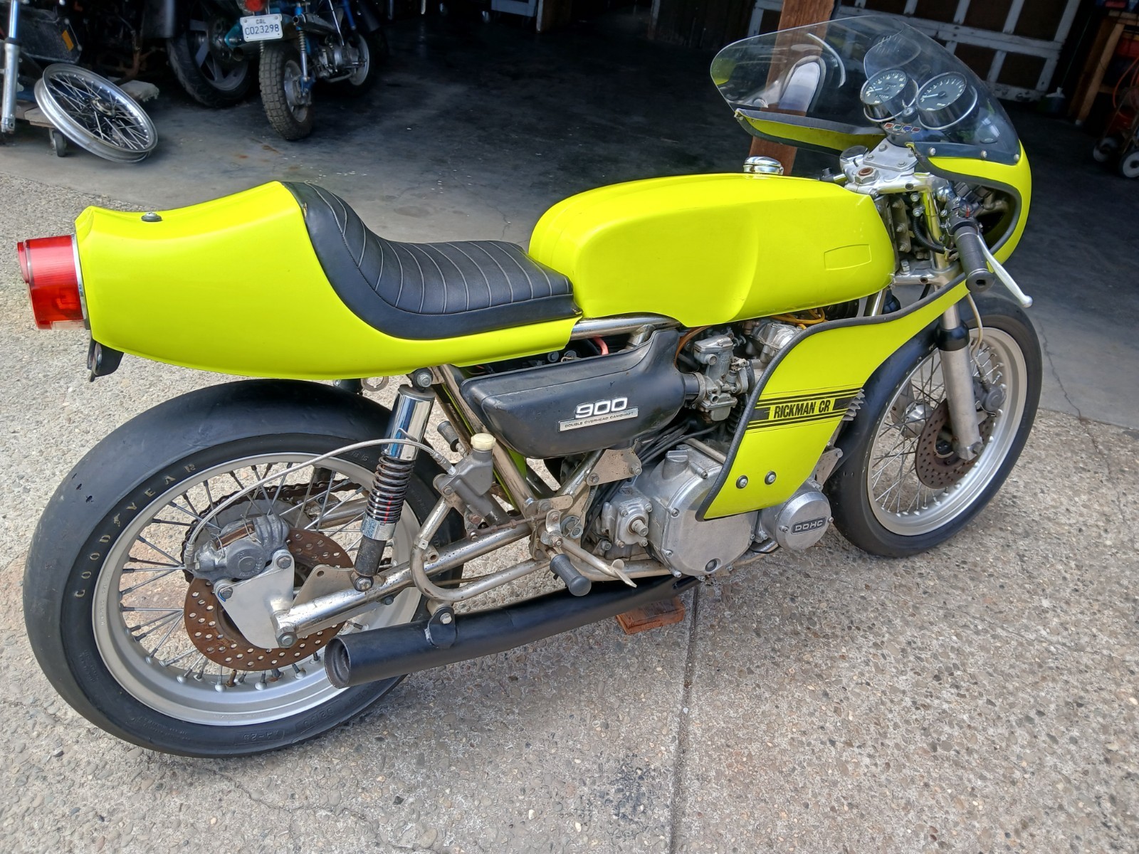 Kawasaki-Z1-900-Rickman-CR-1975-4