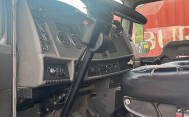 Kenworth-548ch-diesel-1982-white-1