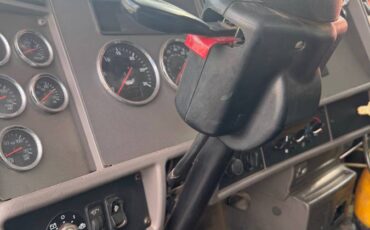 Kenworth-548ch-diesel-1982-white-3
