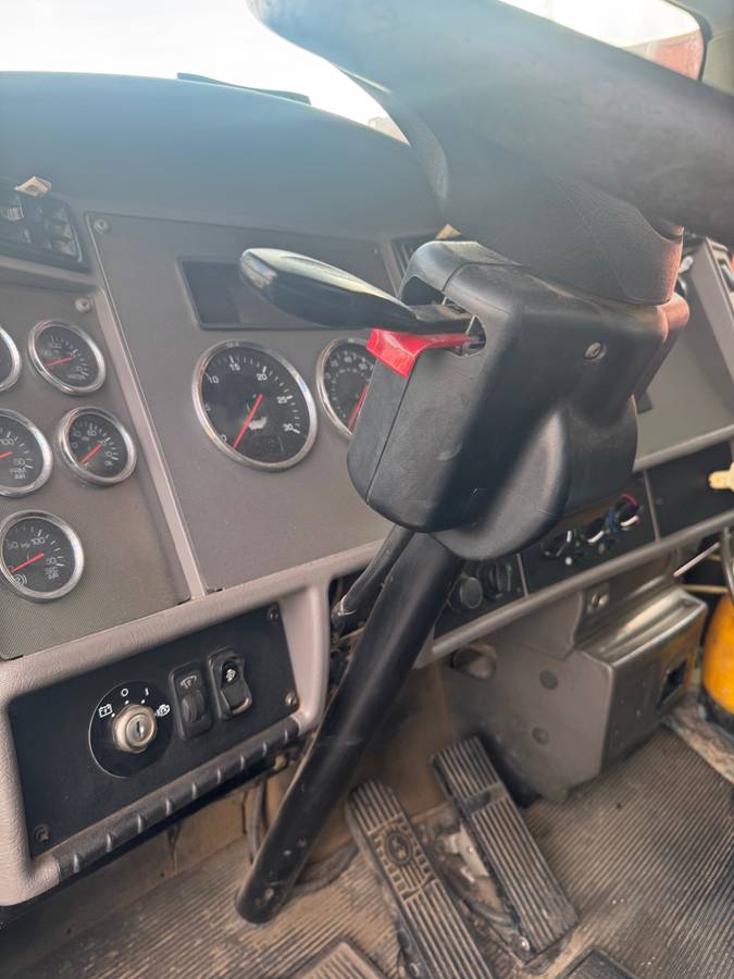 Kenworth-548ch-diesel-1982-white-3