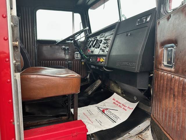 Kenworth-t8-series-diesel-1990-red-12