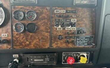 Kenworth-t8-series-diesel-1990-red-15