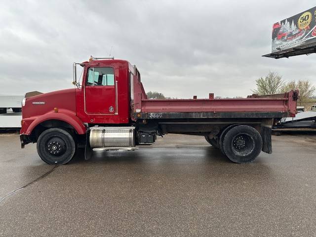 Kenworth-t8-series-diesel-1990-red-2