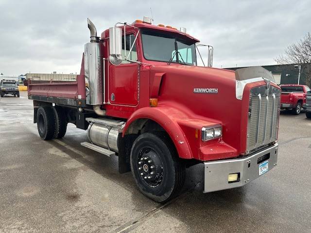 Kenworth-t8-series-diesel-1990-red-3