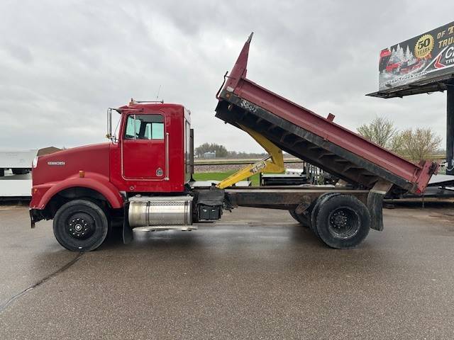 Kenworth-t8-series-diesel-1990-red-4